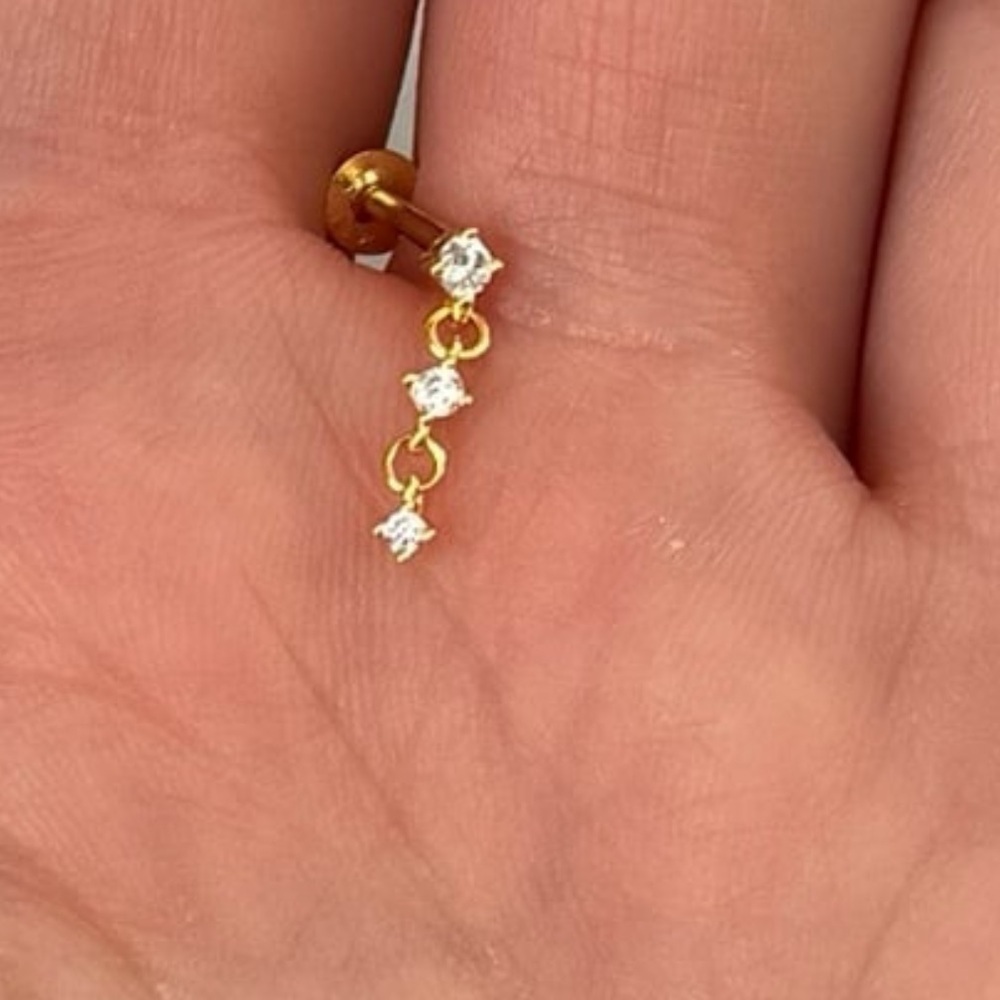 Gold Crystal Chain Dangle Carrilage Earring
Brand New - Picture 3 of 5